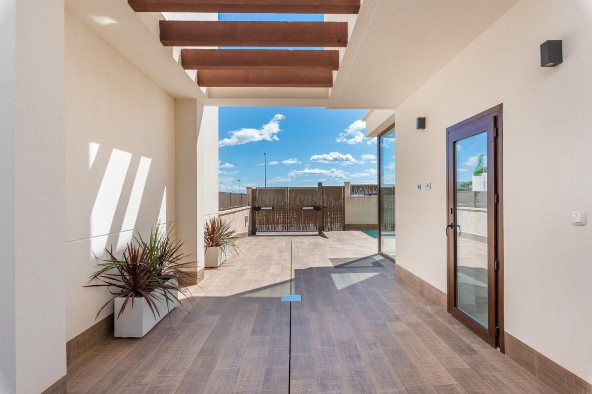 For sale of chalet in Los Montesinos