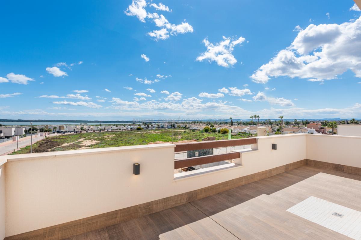 For sale of chalet in Los Montesinos