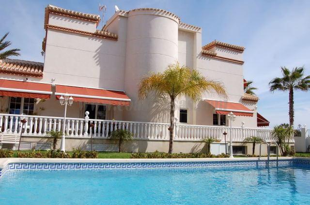 Verkoop van villa in Playa Flamenca I