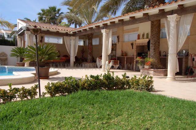 Verkoop van villa in Playa Flamenca I