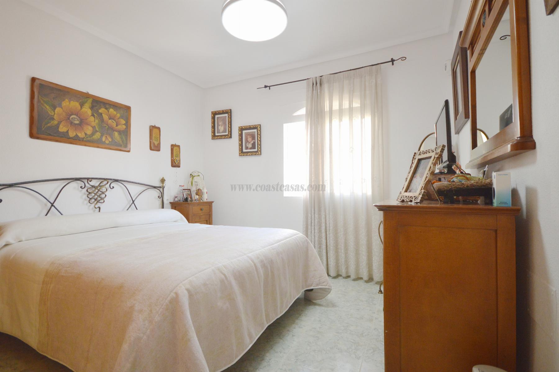 For sale of chalet in Torrevieja