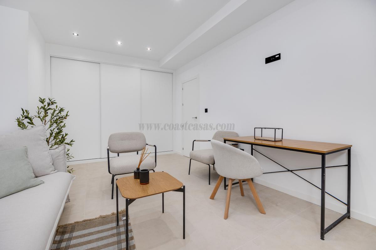 Venta de villa en Los Alcázares