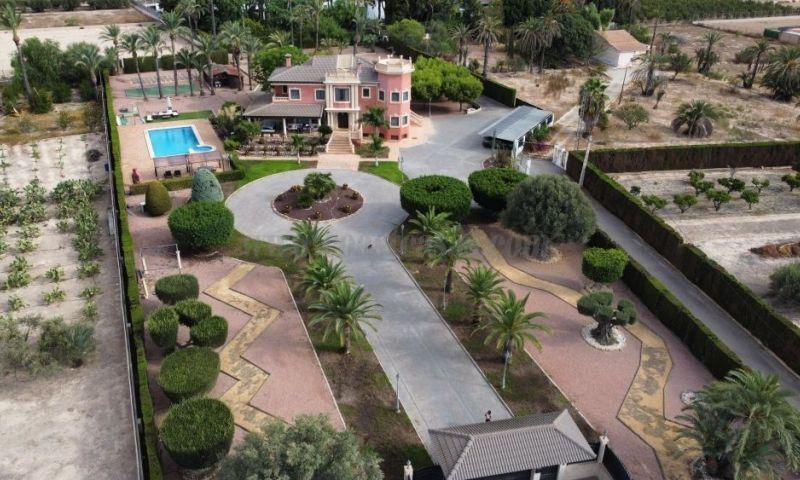 Продажа от

 Виллa на Elche