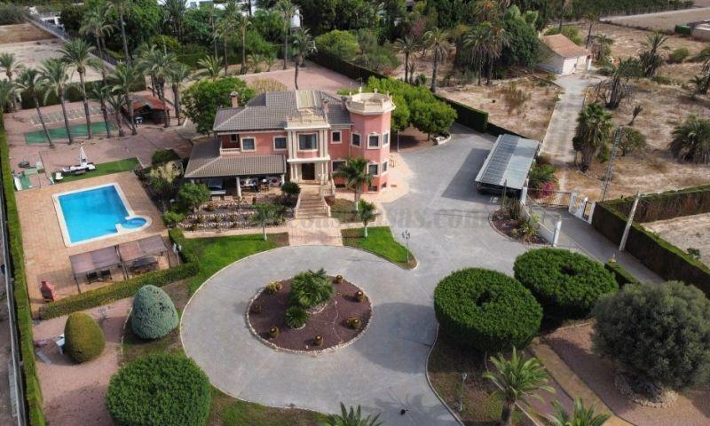 Продажа от

 Виллa на Elche