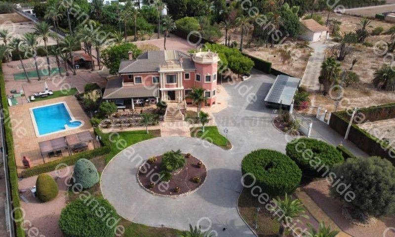 Продажа от

 Виллa на Elche