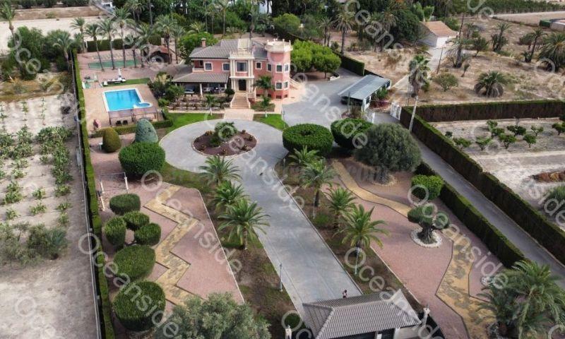 Продажа от

 Виллa на Elche