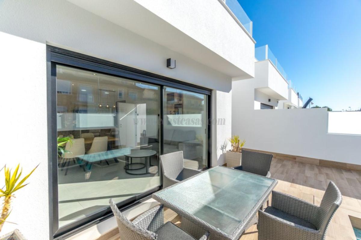 Venta de villa en Pilar de la Horadada