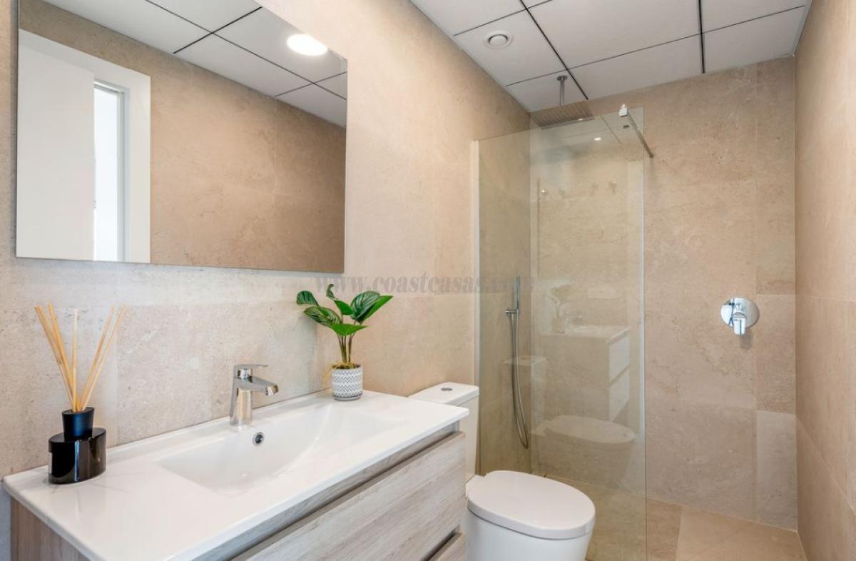 Venta de villa en Los Alcázares