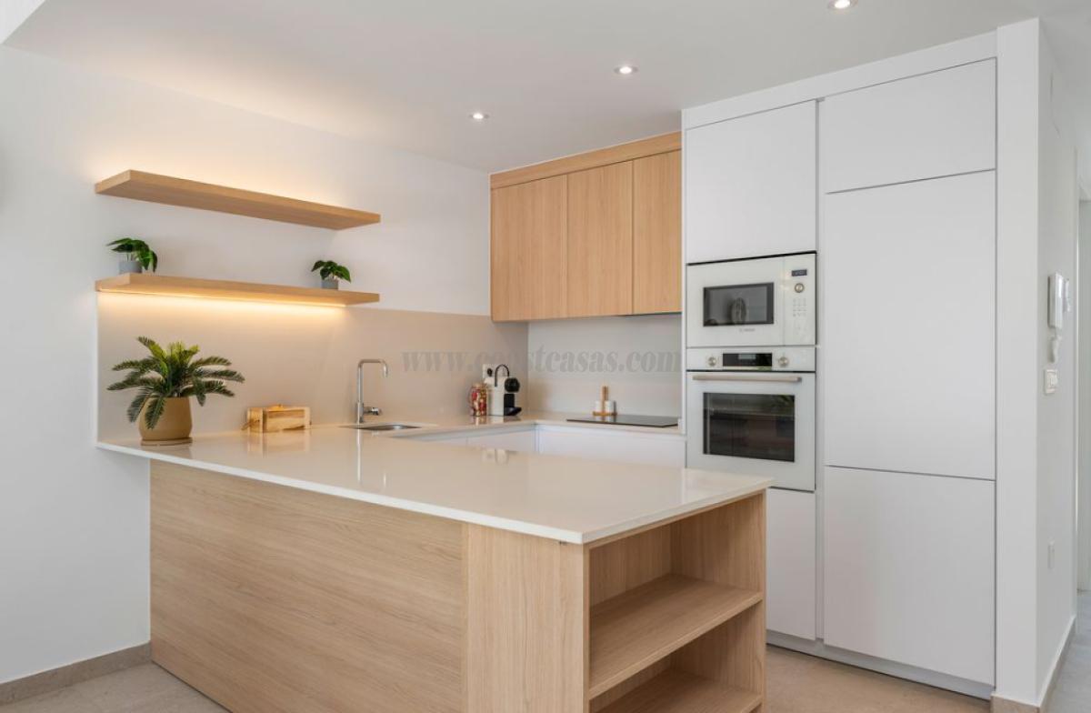 Venta de villa en Los Alcázares