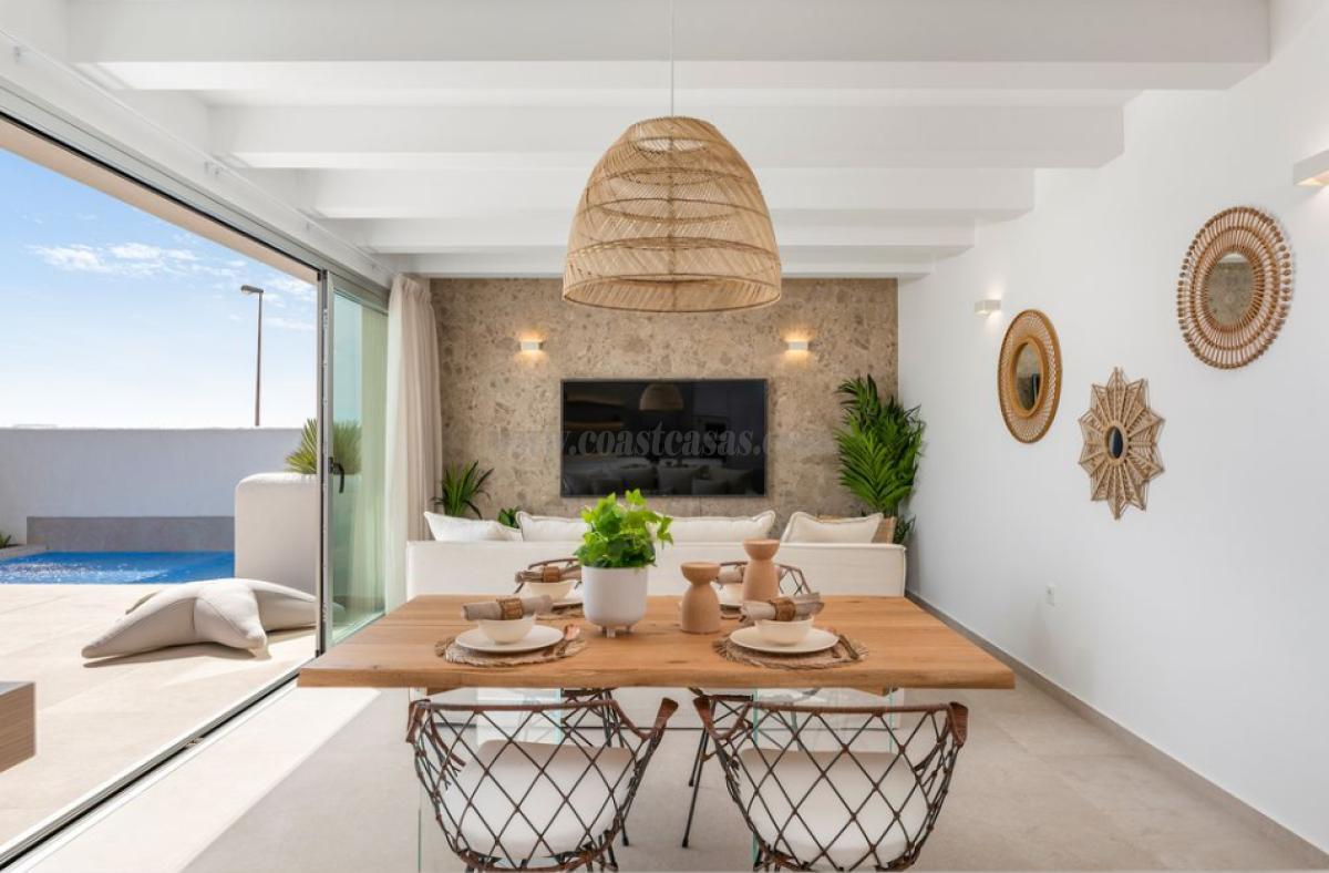 Venta de villa en Los Alcázares