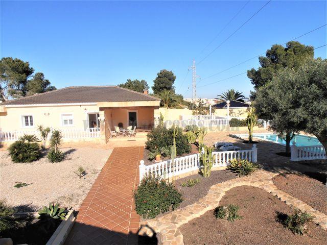 Verkoop van villa in Orihuela Costa