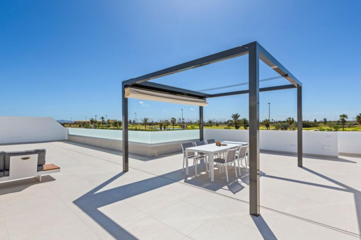 Venta de villa en Los Alcázares