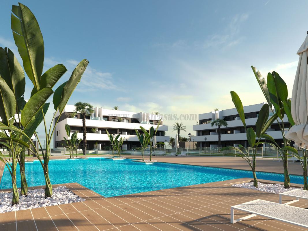 For sale of apartment in Guardamar del Segura