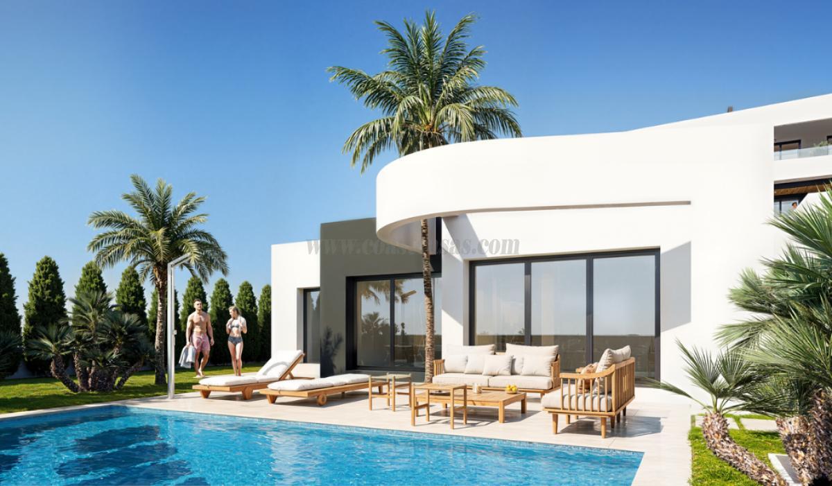 Venta de villa en Los Alcázares