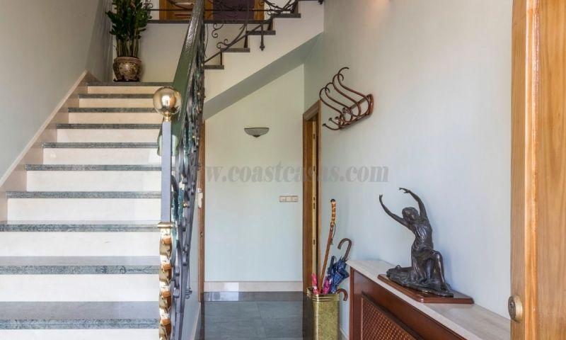 For sale of villa in Elche