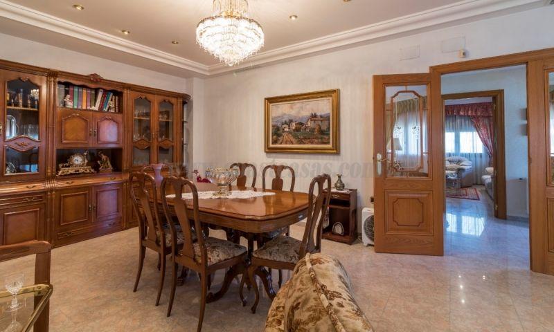 For sale of villa in Elche