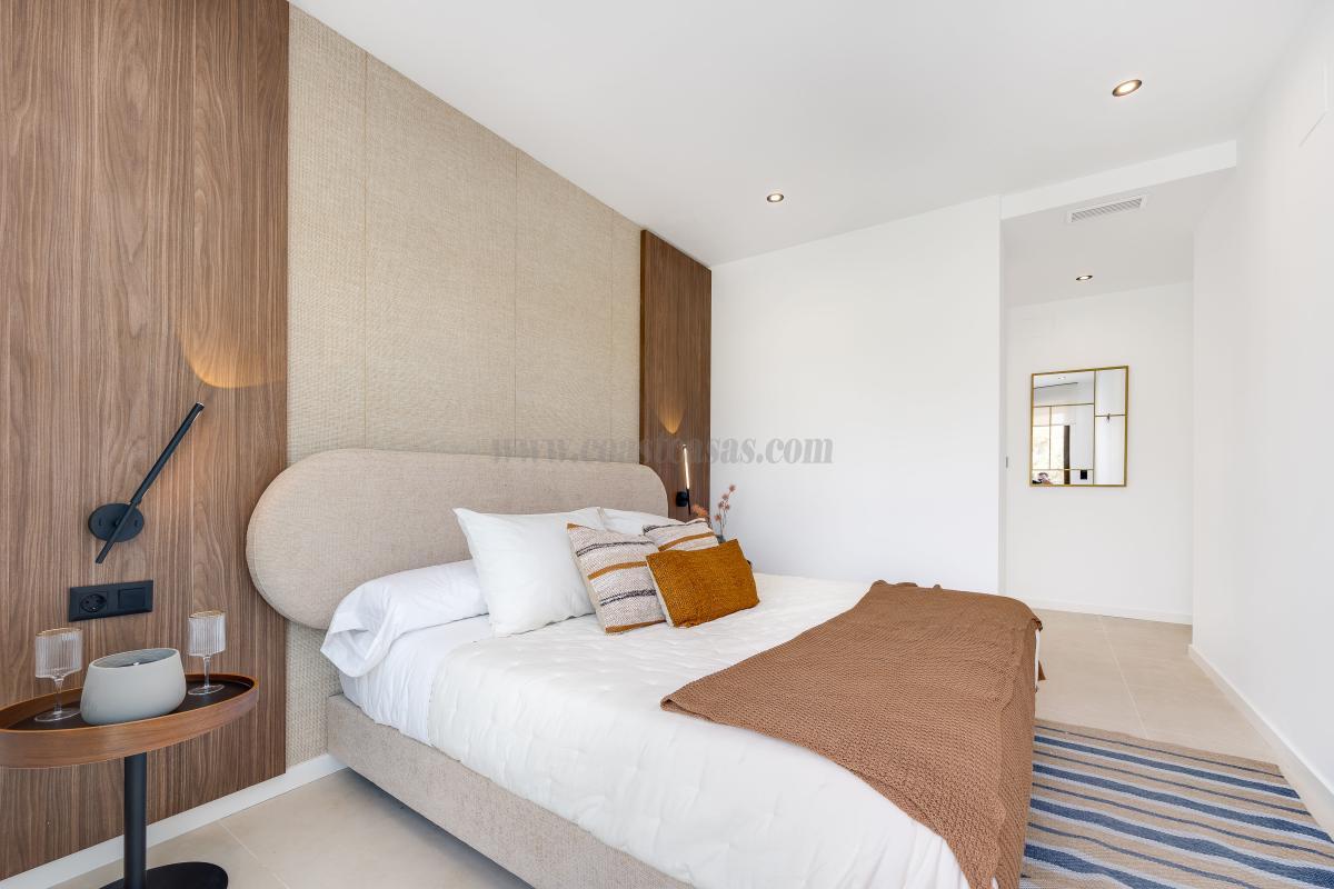 Venta de villa en Los Alcázares