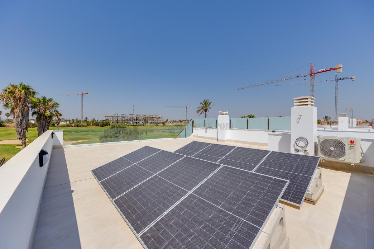 Venta de villa en Los Alcázares