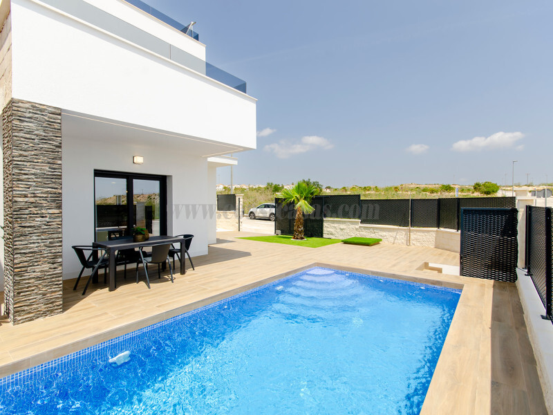 Venta de villa en Orihuela