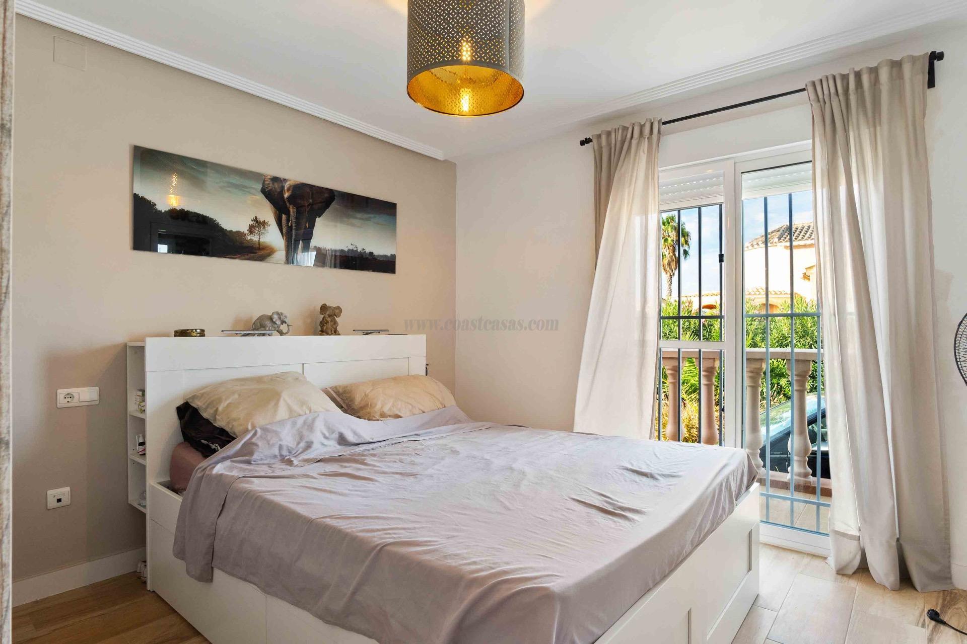 For sale of bungalow in Pilar de la Horadada