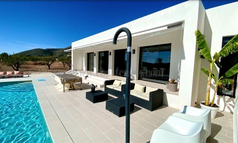 For sale of villa in Hondón De Las Nieves