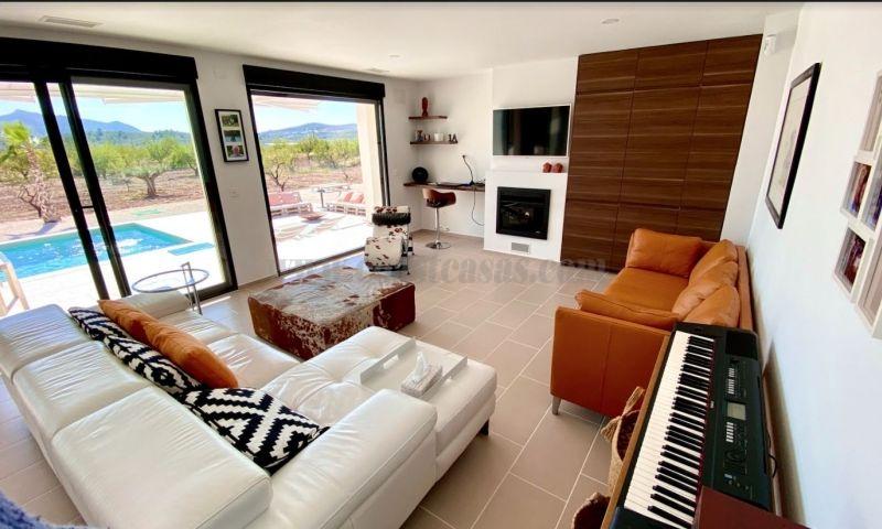 For sale of villa in Hondón De Las Nieves