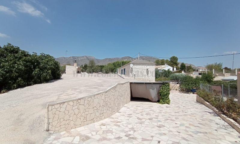 For sale of villa in Hondón De Las Nieves