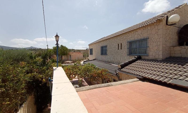 For sale of villa in Hondón De Las Nieves