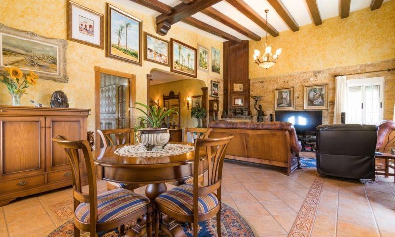 For sale of villa in Crevillente