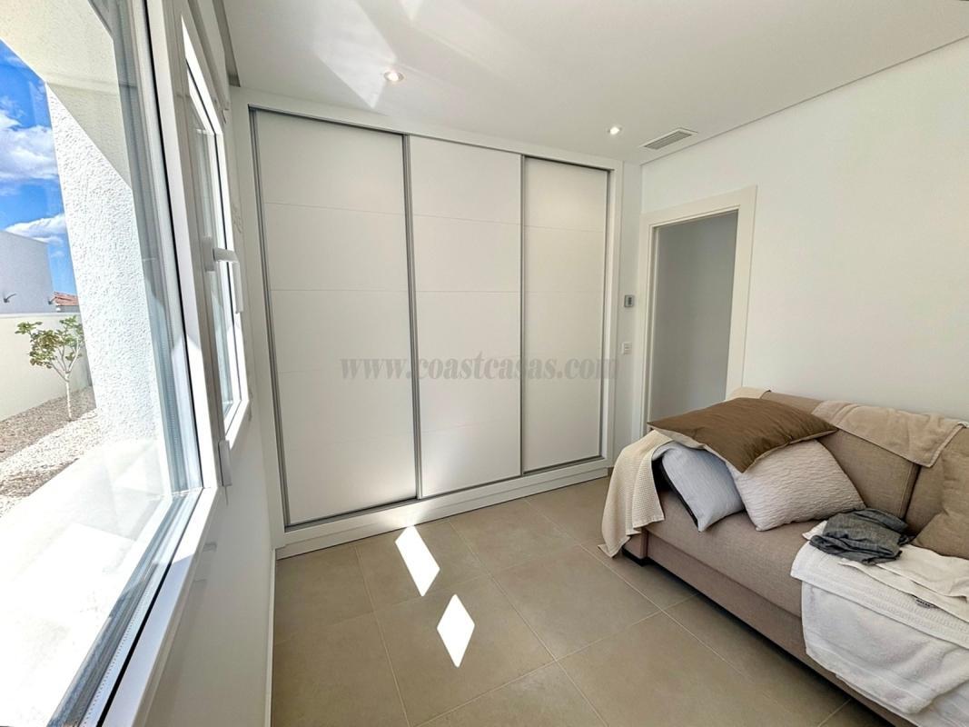 Venta de villa en Rojales