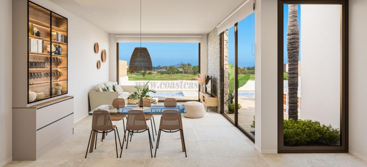Venta de villa en Los Alcázares