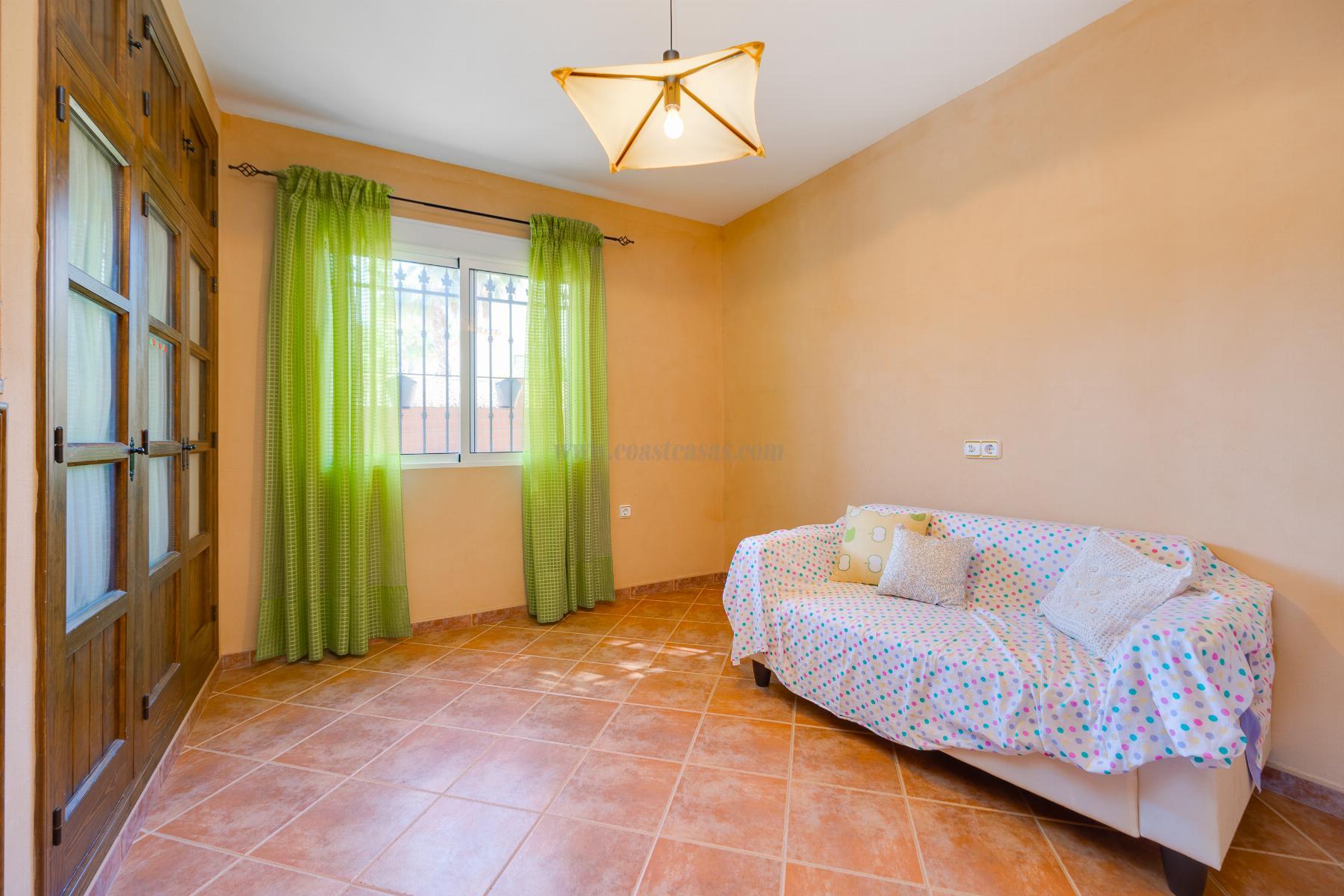 Venta de chalet en San Miguel de Salinas