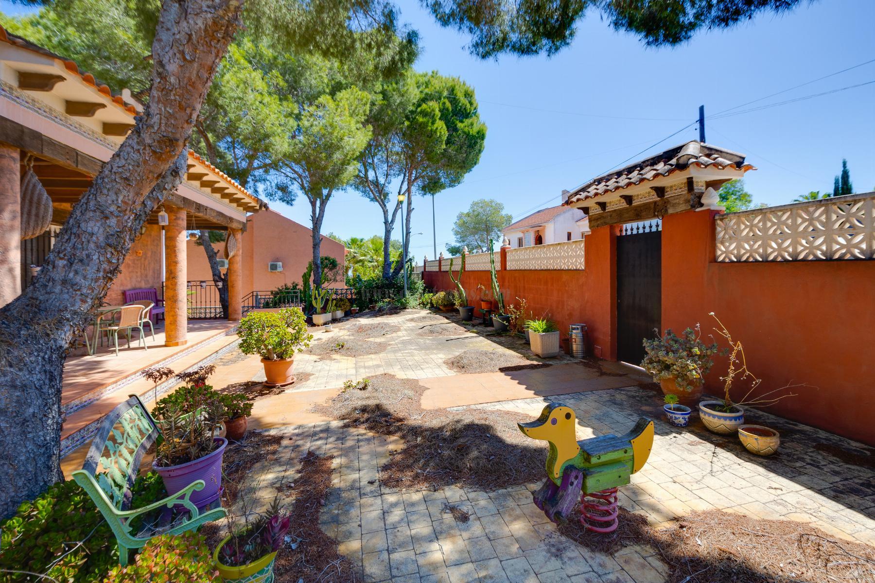Venta de chalet en San Miguel de Salinas
