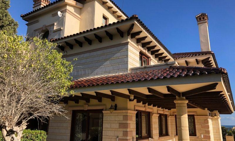 For sale of villa in Orihuela Costa