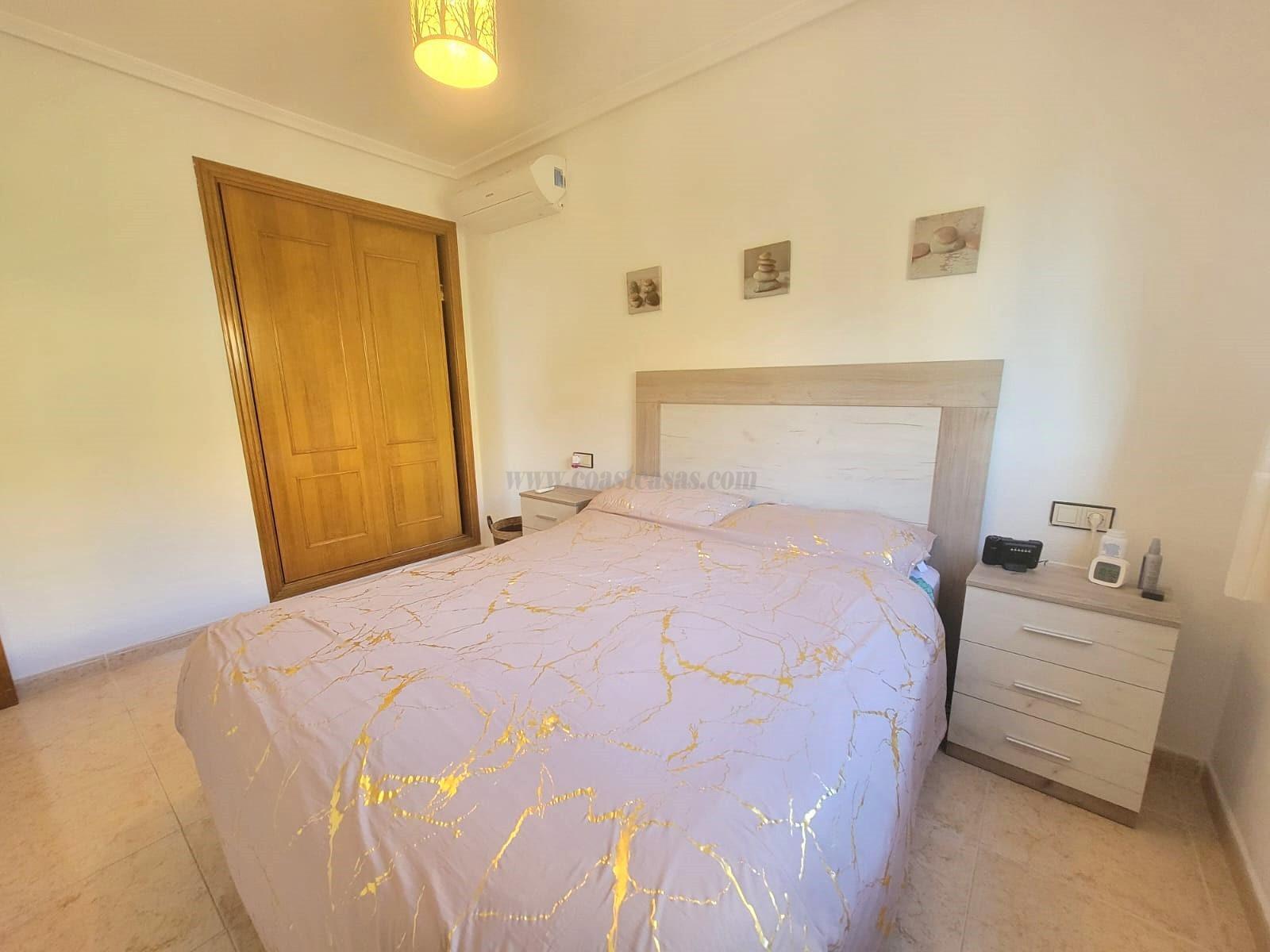 Venta de chalet en Los Montesinos