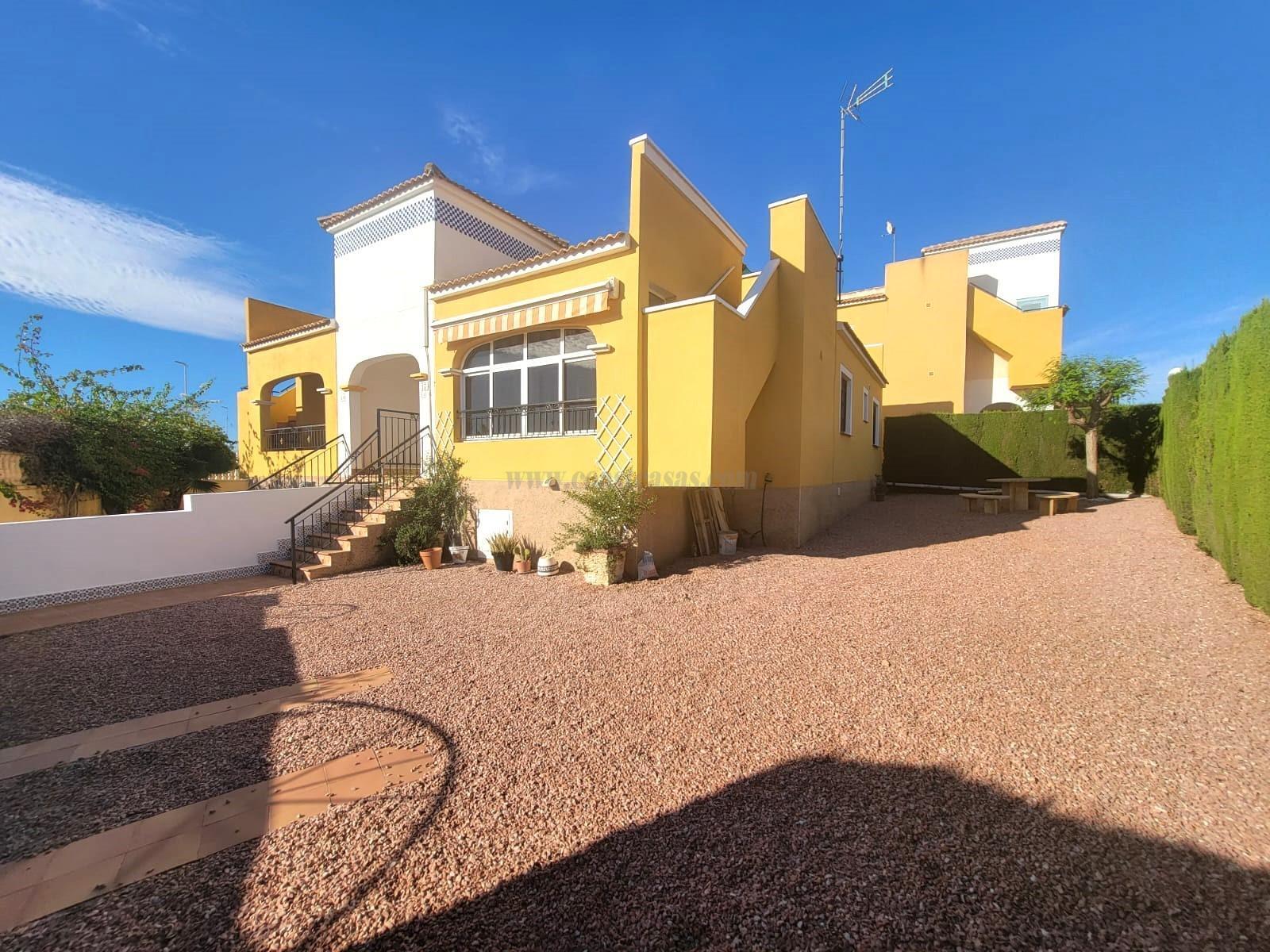 Venta de chalet en Los Montesinos