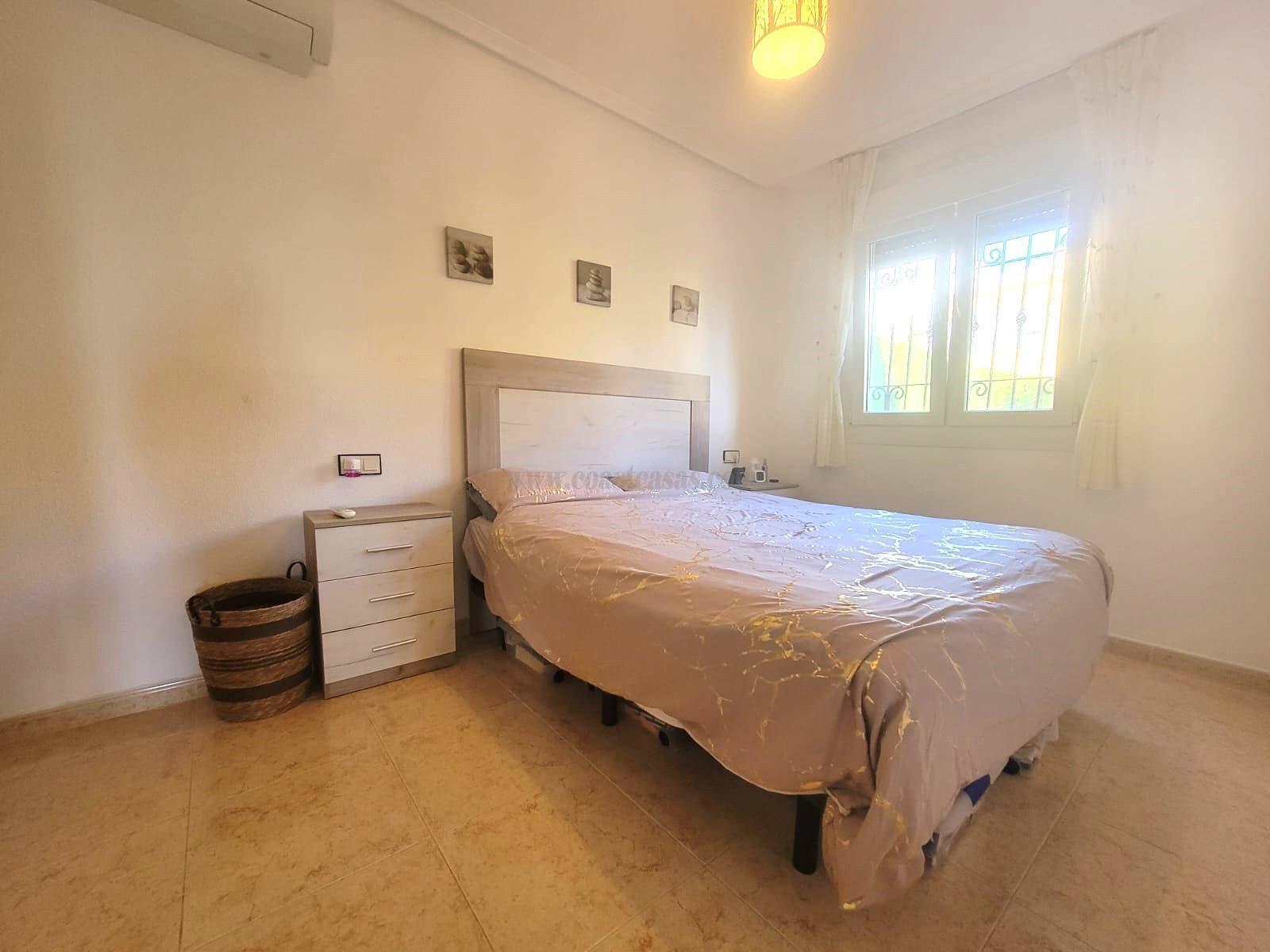 Venta de chalet en Los Montesinos
