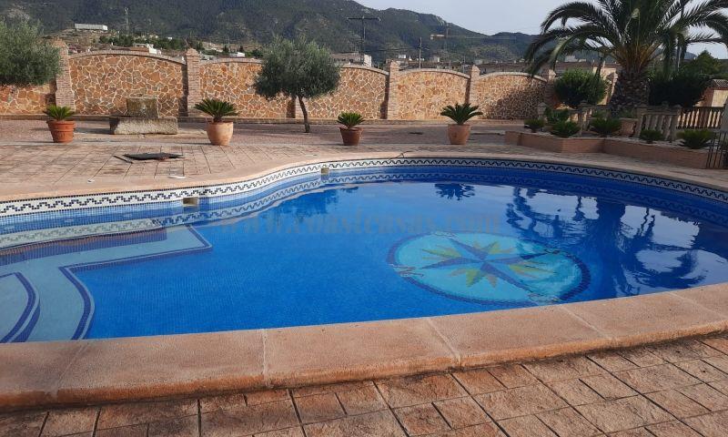 For sale of villa in Hondón De Las Nieves