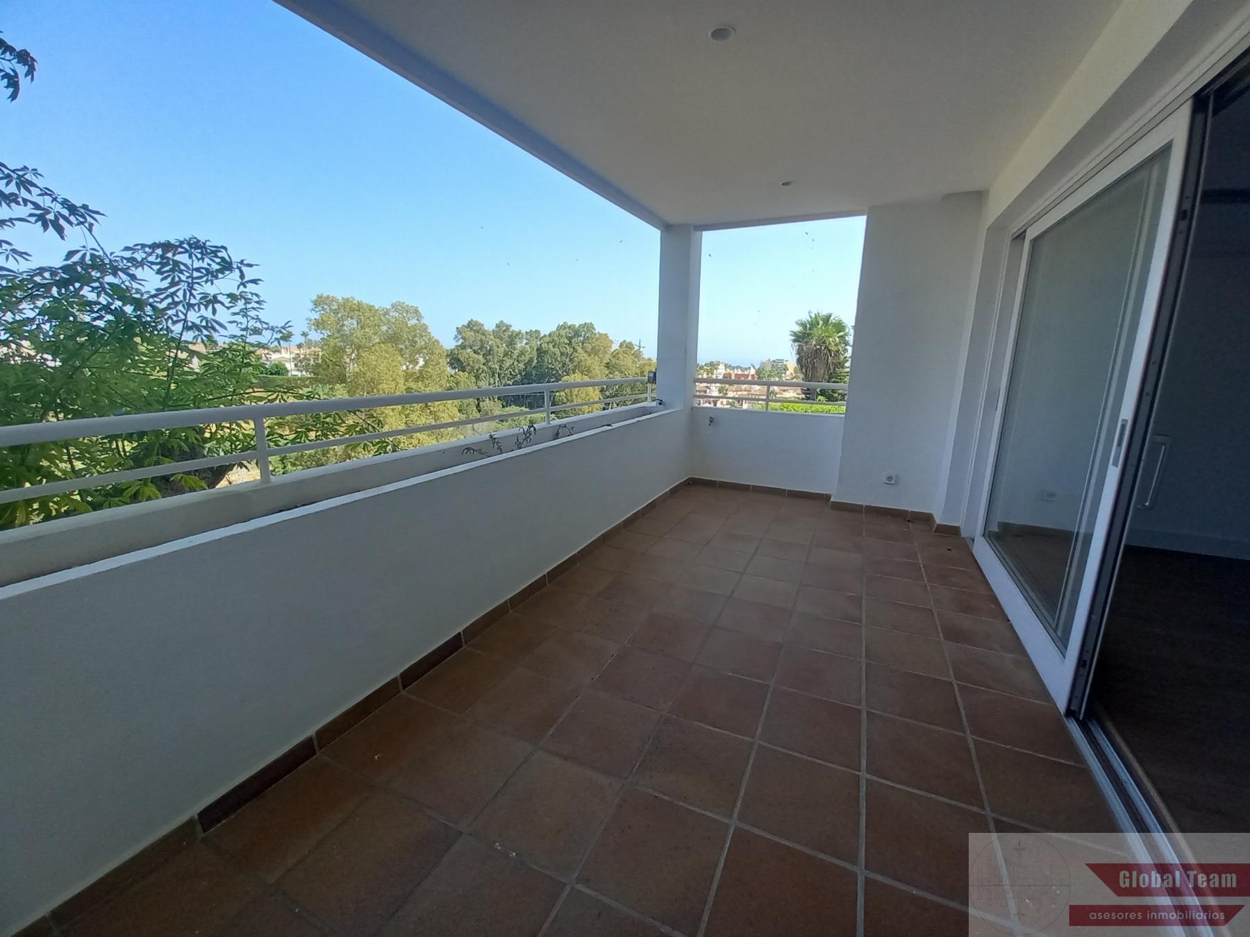 Venta de piso en Estepona