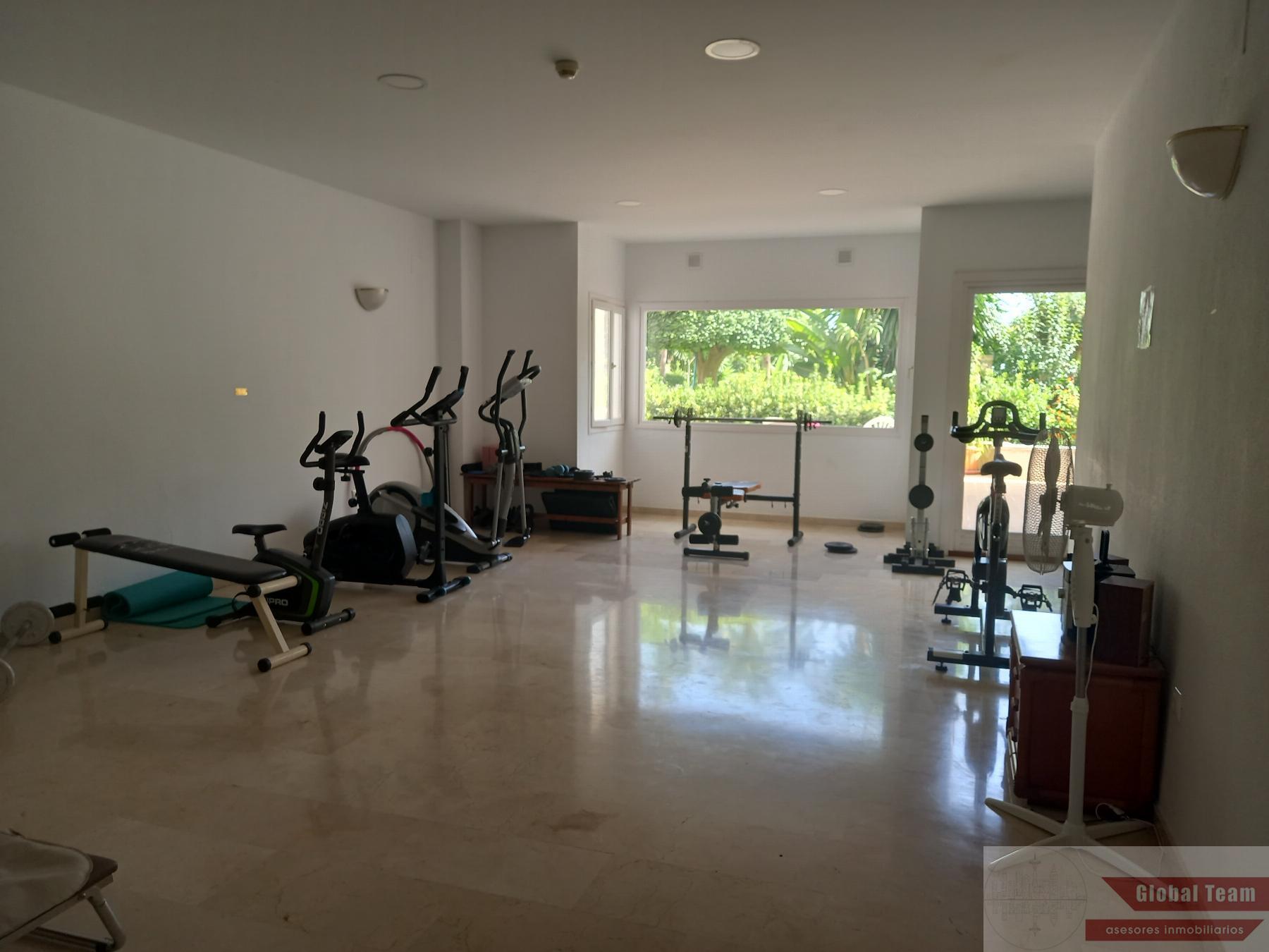 Venta de piso en Estepona