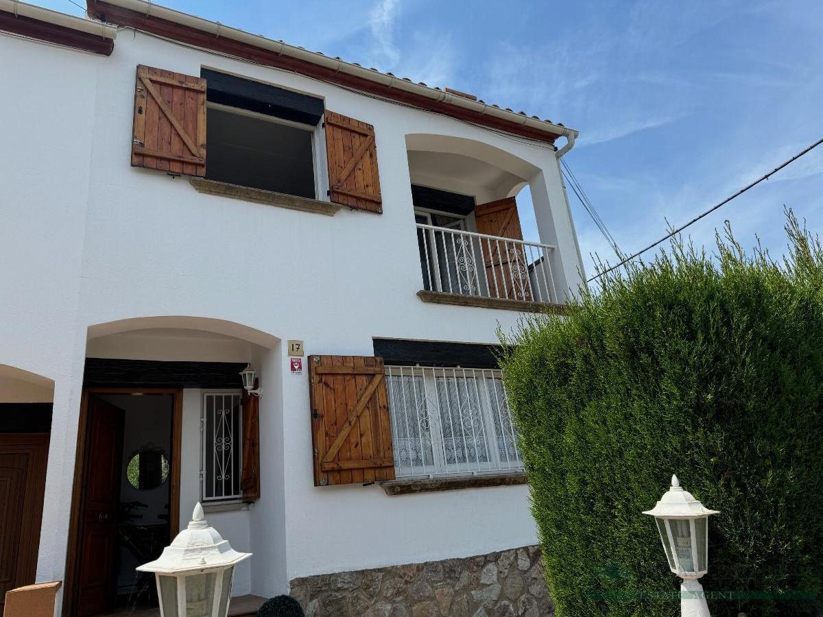 Продажа от

 Домa на Sant Antoni de Calonge