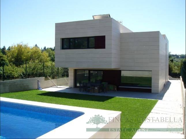 Venta de villa en Santa Cristina D´aro