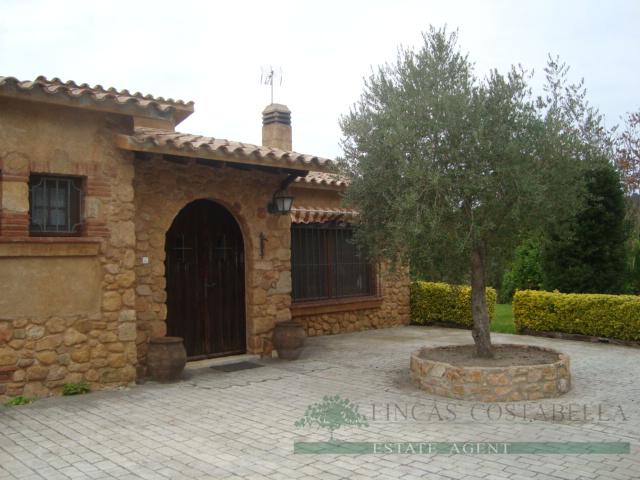 Venta de masía en Santa Cristina D´aro