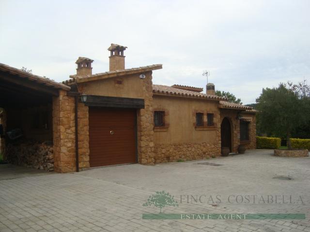 Venta de masía en Santa Cristina D´aro