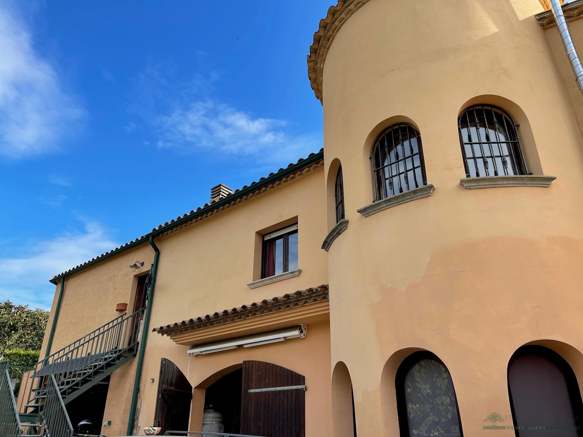 Til salg fra villa i Santa Cristina D´aro
