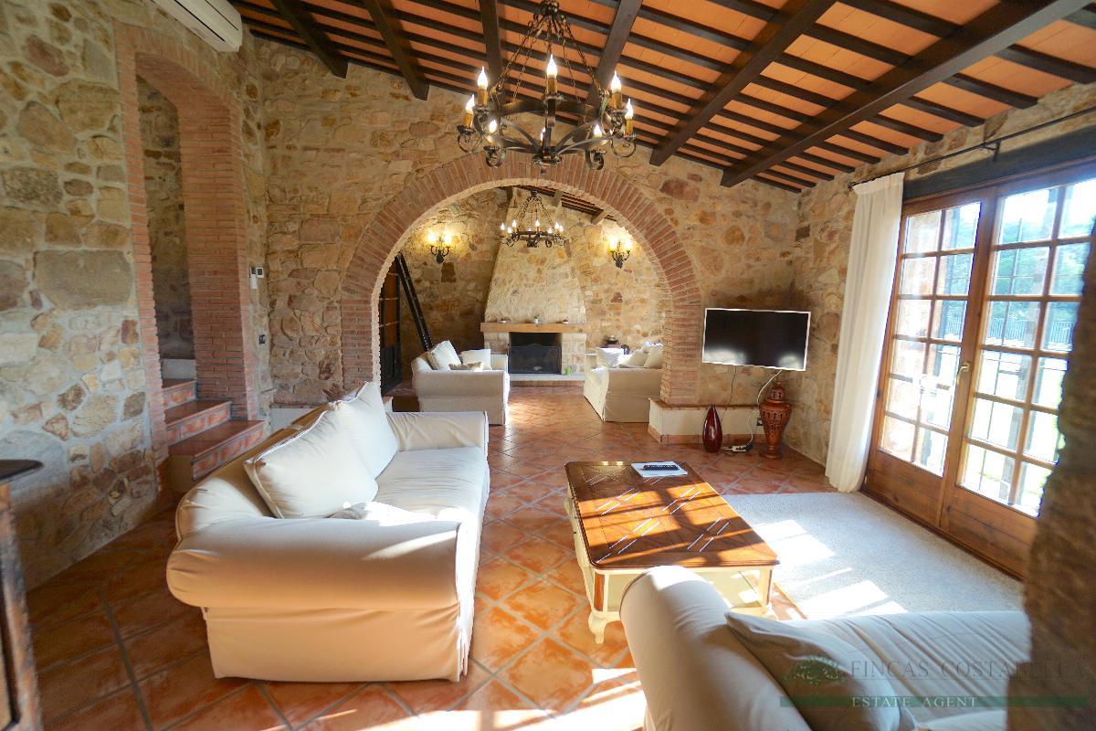 Venta de masía en Santa Cristina D´aro