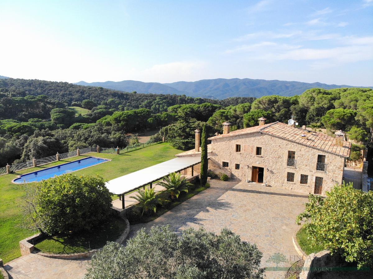 Venta de masía en Santa Cristina D´aro