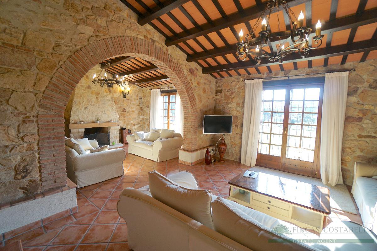 Venta de masía en Santa Cristina D´aro