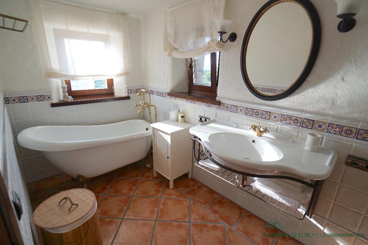 Venta de masía en Santa Cristina D´aro