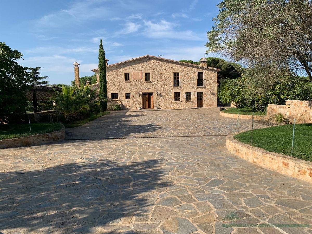 Venta de masía en Santa Cristina D´aro